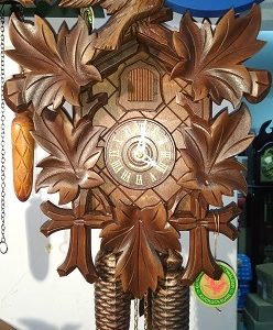 שעון קוקייה מכני HUBERT HERR 114/8 היער השחור