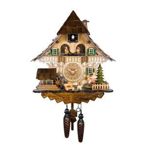 שעון קוקייה עם אלמנטים נעים מהיער השחור